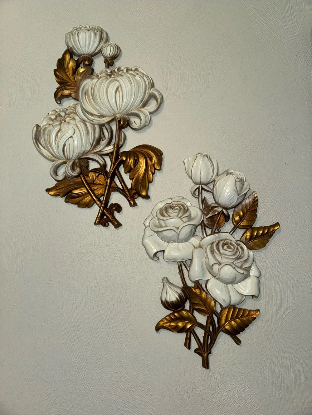 HOMCO White and Gold Floral Wall Décor